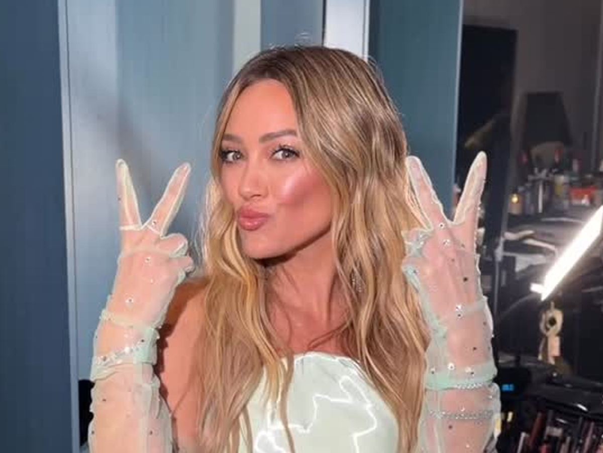 Conheça “irei ao brasil. prometo a vocês”, diz hilary duff