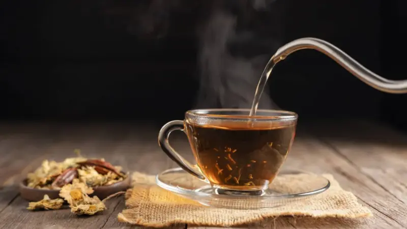 Chá de mulungu: saiba como funciona e quais cuidados tomar ao usar esse calmante natural
