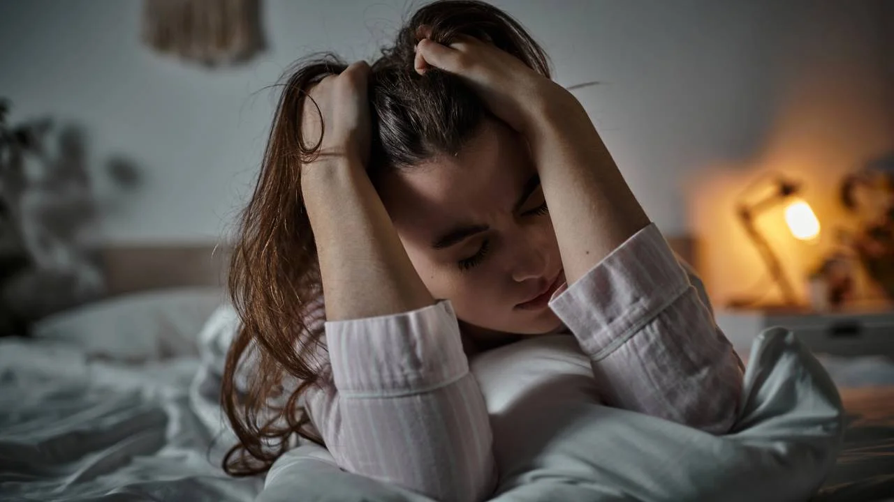 Dormir demais nos fins de semana para “compensar” sono pode atrapalhar o descanso