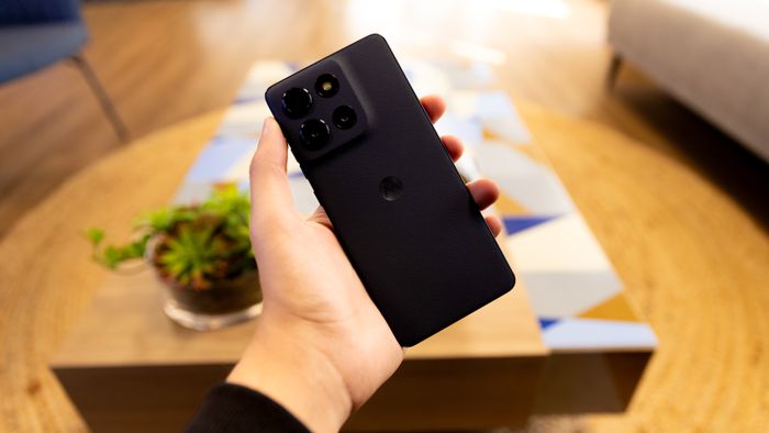 Amazon reduz preço do Moto g86 5G 256 GB para R$ 1.519