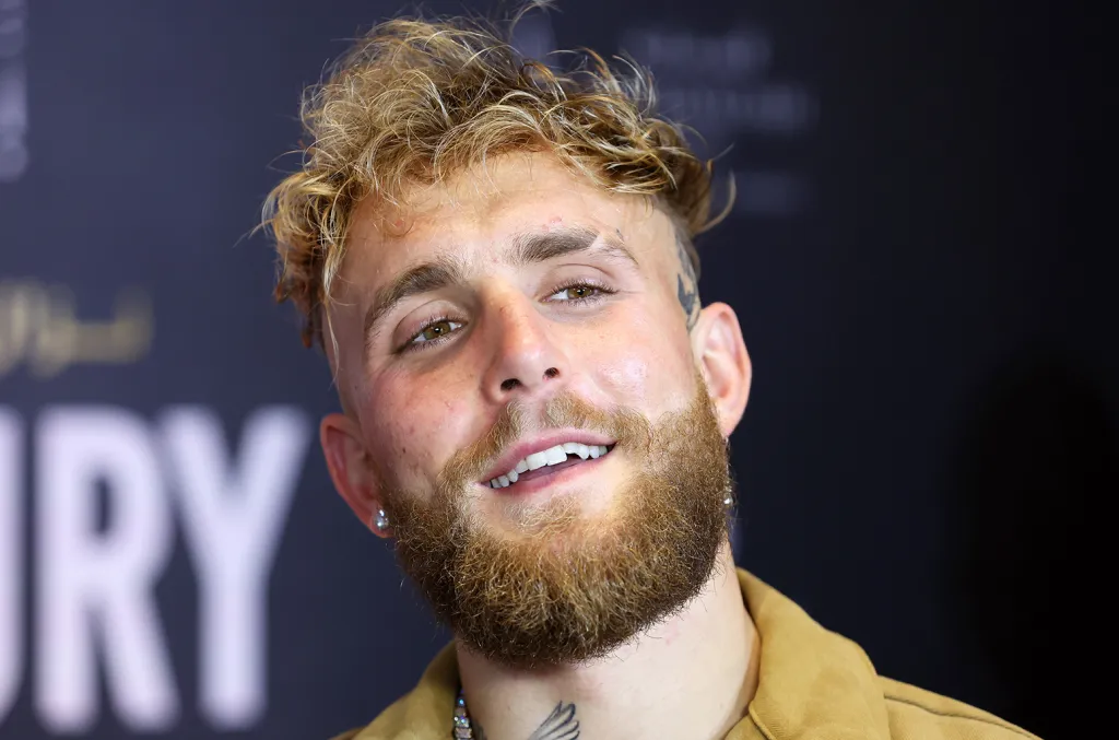 Irmãos Paul divergem sobre apresentação de Bad Bunny no intervalo do Super Bowl