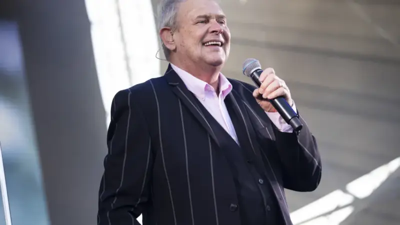 Musical Whispering Jack, sobre John Farnham, estreia em Sydney em novembro de 2026