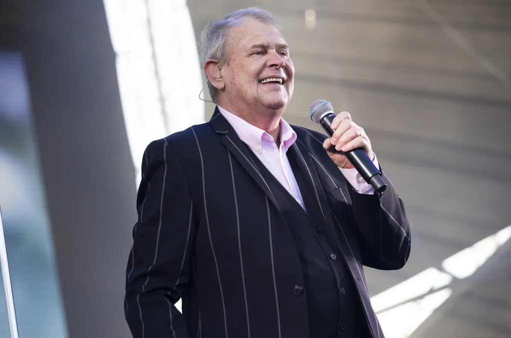 Musical Whispering Jack, sobre John Farnham, estreia em Sydney em novembro de 2026