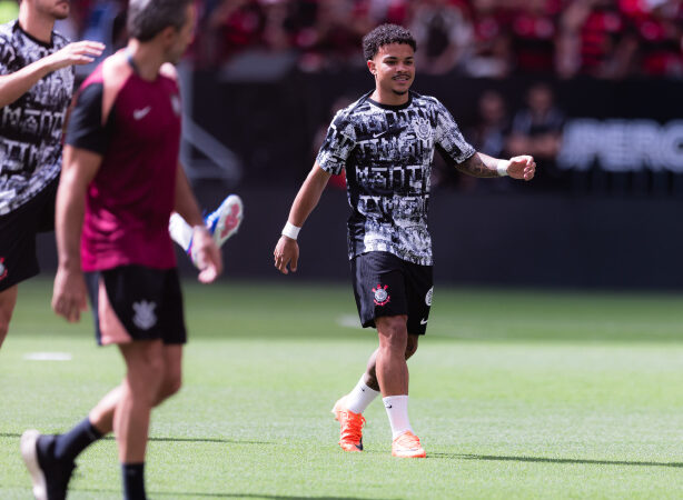 Kaio César ressalta foco mental para manter alto rendimento após estreia vitoriosa no Corinthians