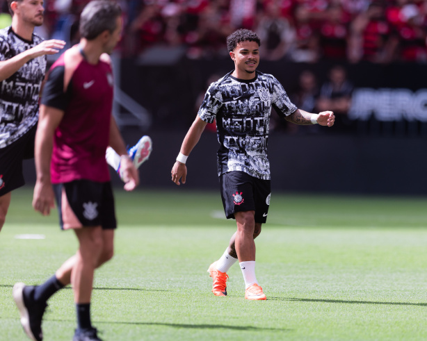 Kaio César ressalta foco mental para manter alto rendimento após estreia vitoriosa no Corinthians