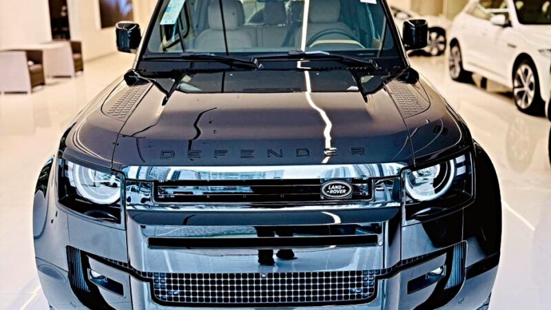 Defender 2026 chega à Extrema Jaguar Land Rover reafirmando posição no segmento premium