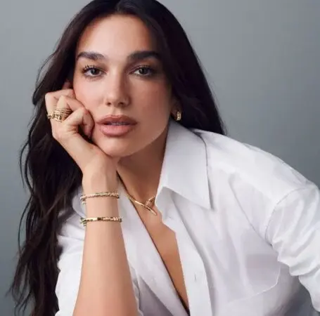 Dua Lipa é anunciada como nova embaixadora global da Bvlgari