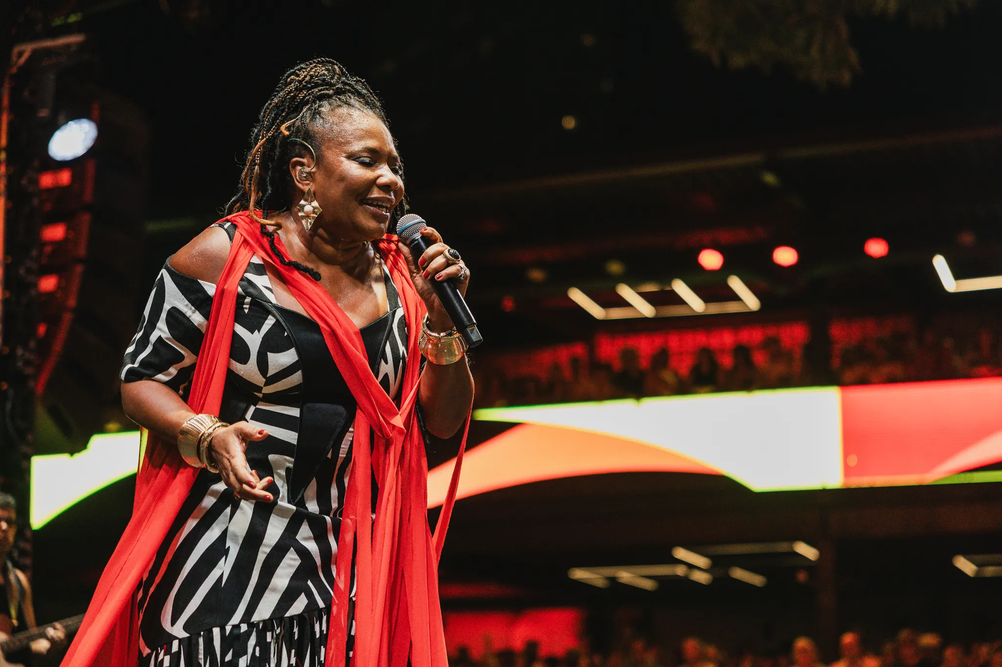 Margareth Menezes celebra 25 anos de “Afro pop brasileiro” durante Carnaval de 2026