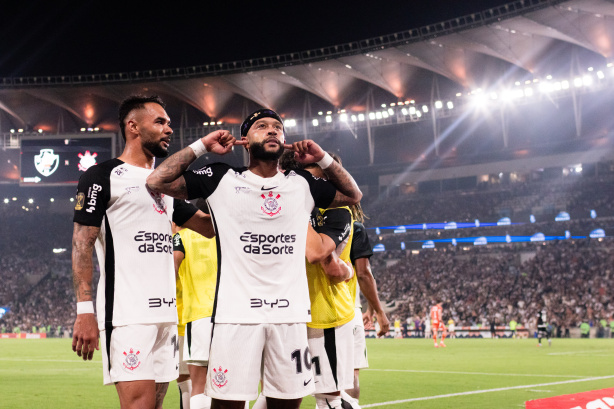 Corinthians e Flamengo se enfrentam em jogo único pela Supercopa do Brasil