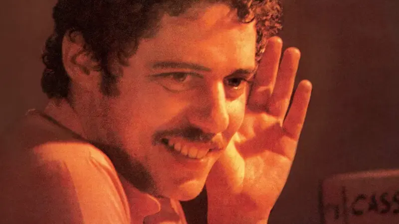 Álbum “Meus Caros Amigos”, de Chico Buarque, completa 50 anos como coletânea essencial