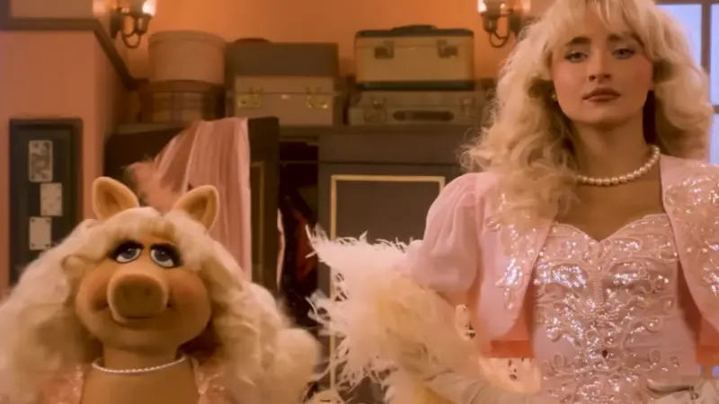 Miss Piggy comenta possível reconciliação com Sabrina Carpenter após ‘prisão’ em show