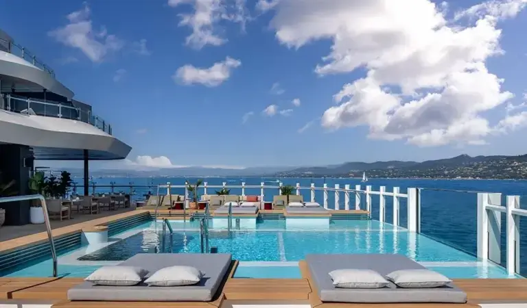 Ilma, da The Ritz‑Carlton Yacht Collection, é o primeiro navio de cruzeiro cinco estrelas do mundo