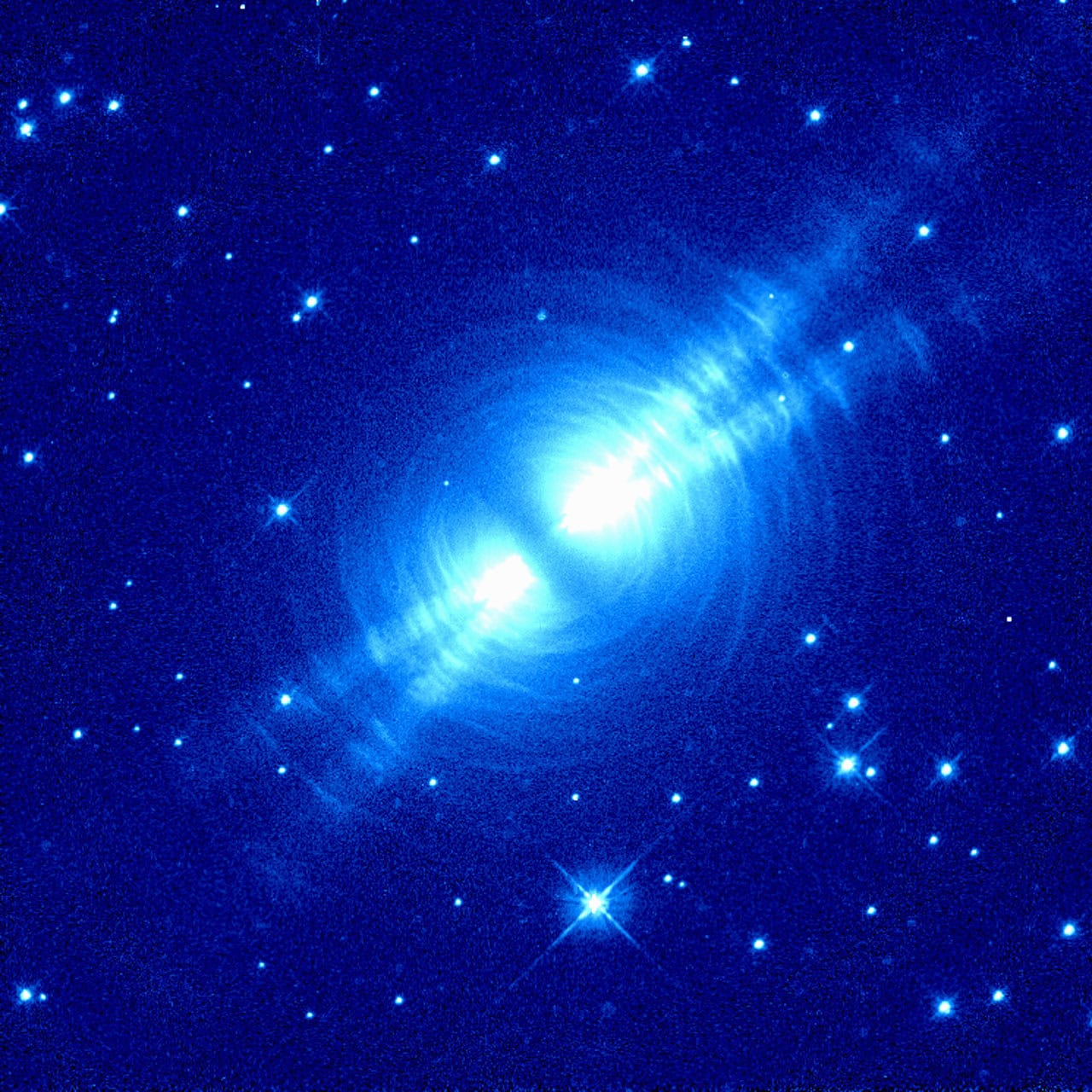 Hubble registra nova imagem da Nebulosa do Ovo em estágio final de estrela