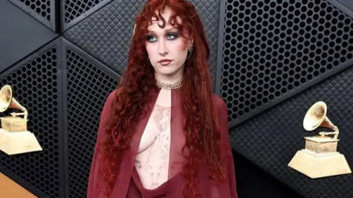 Chappell Roan diz não achar “tão ousado” o look usado no Grammy 2026