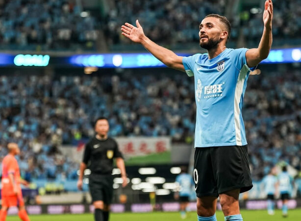 Corinthians encaminha contratação do meia marroquino Zakaria Labyad