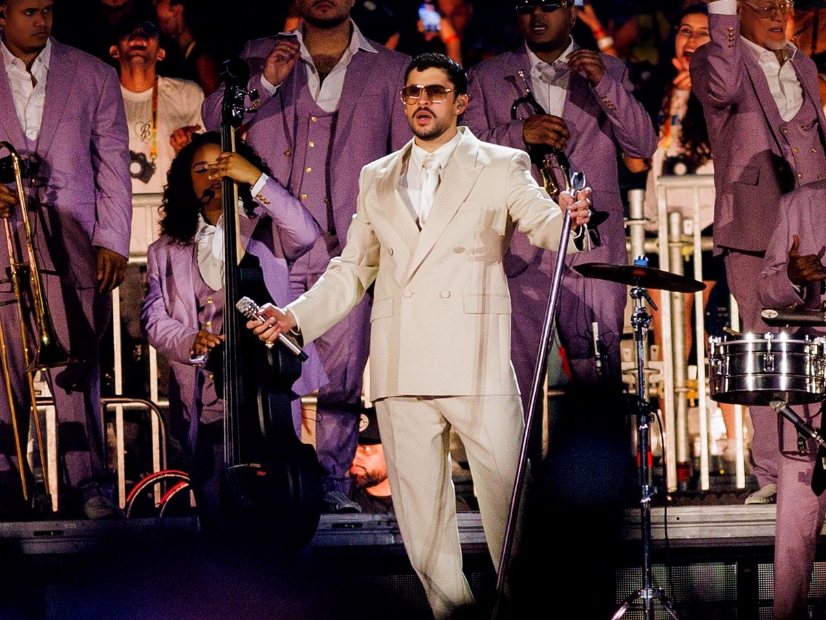 Bad Bunny faz estreia em São Paulo com show lotado no Allianz Parque