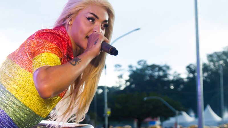 Pabllo Vittar participa da estreia do bloco SeráQAbre? no Carnaval de Salvador; fãs pedem retorno da “Pipoca da Pabllo”