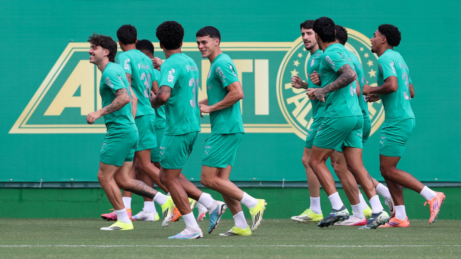Palmeiras chega ao clássico contra o Corinthians após revés e com reforço de peso