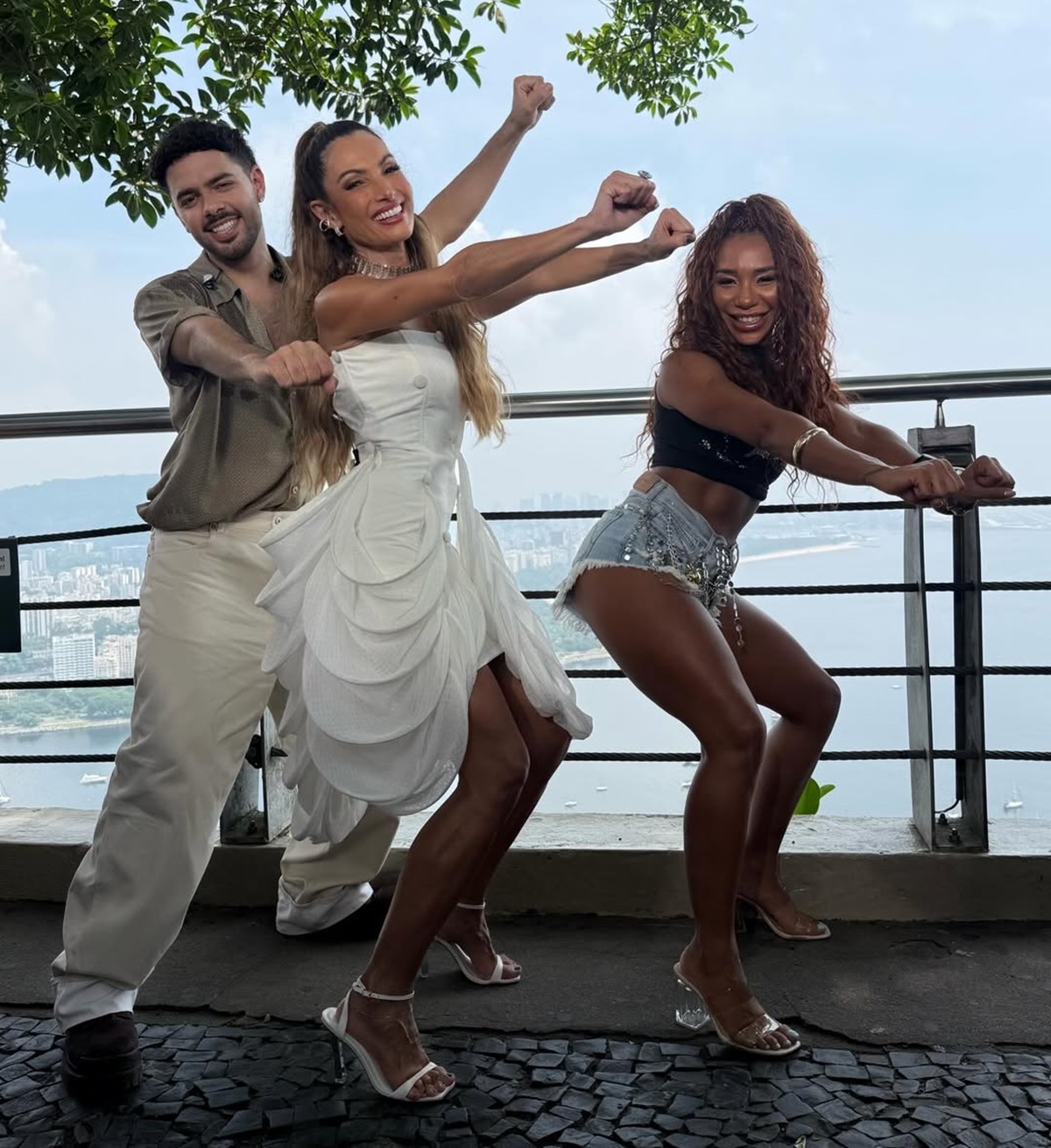 Pedro Sampaio apresenta versão censurada de “JETSKI” no Encontro da Globo e ensina coreografia a Patrícia Poeta