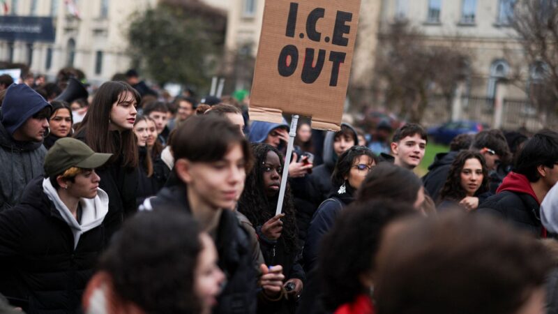 Veja como protestos contra ice ocorrem em milão antes da abertura da olimpíada