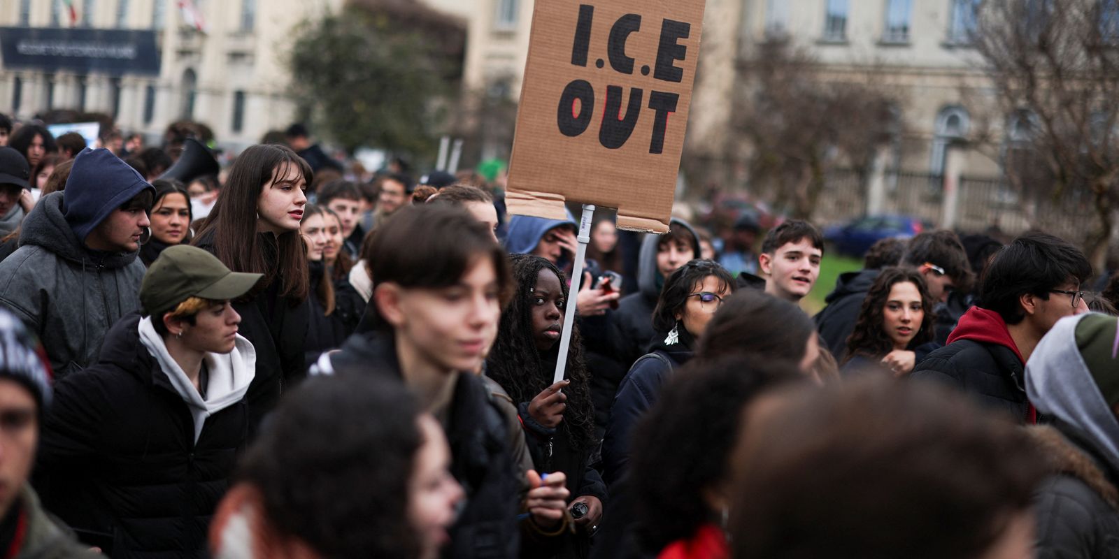 Veja como protestos contra ice ocorrem em milão antes da abertura da olimpíada