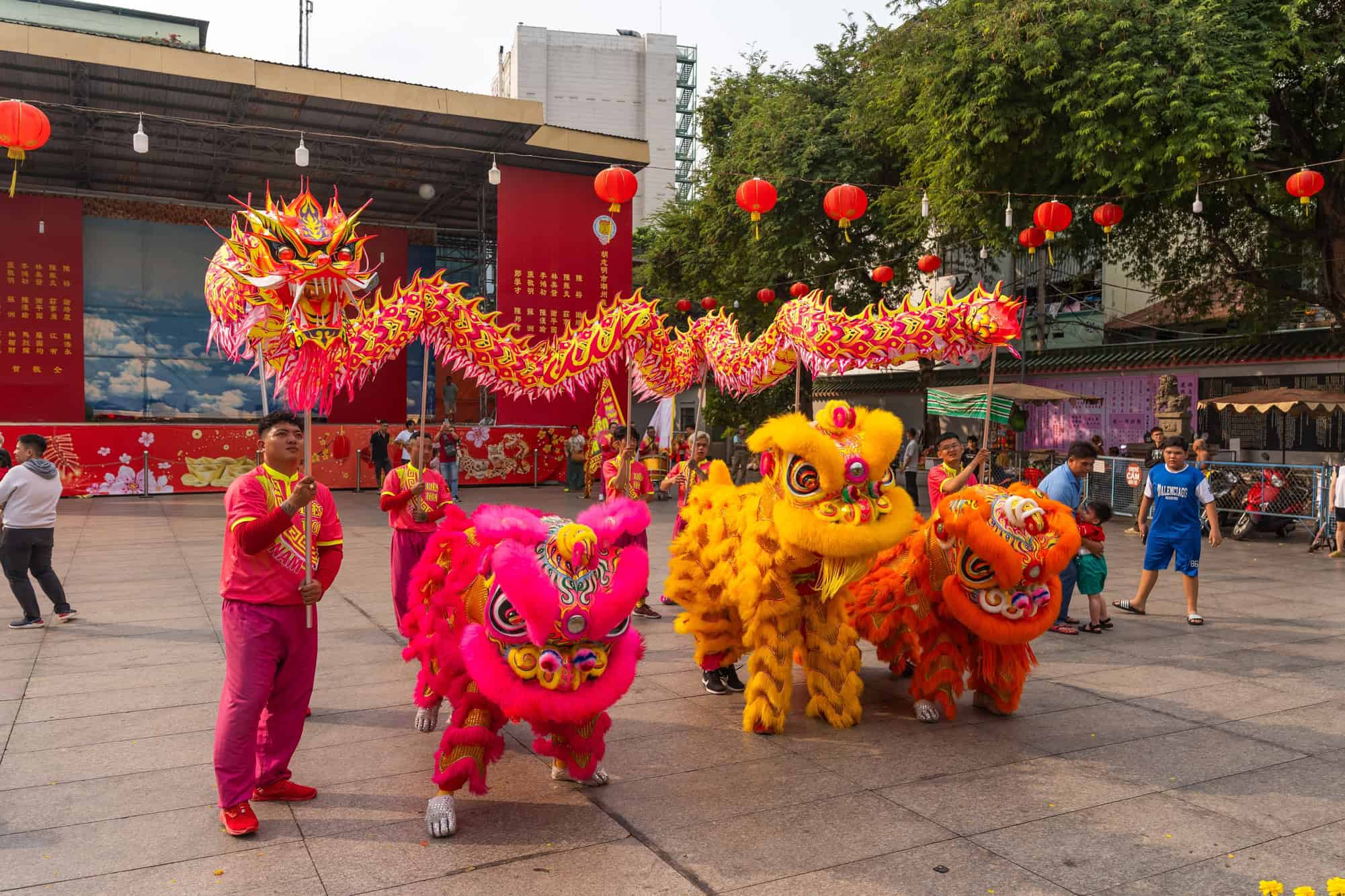 Super Bowl chinesa: empresas de IA disputam usuários com brindes e lançamentos