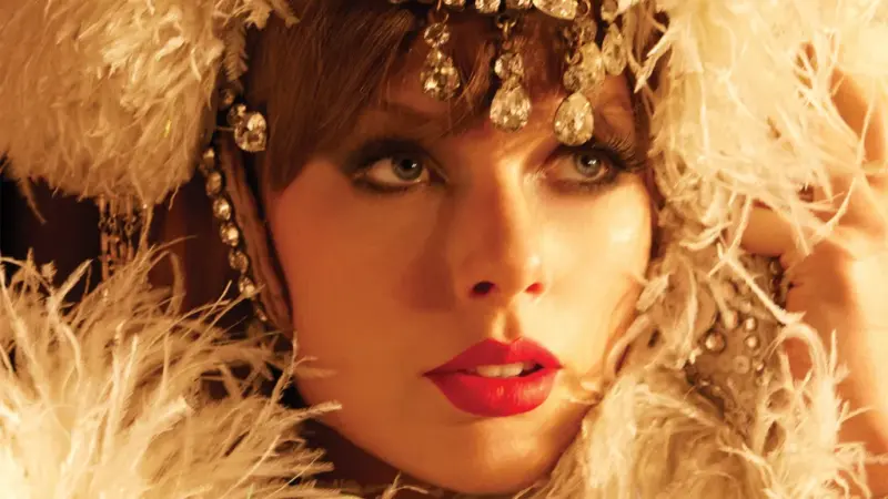 Taylor Swift anuncia lançamento do videoclipe de “Opalite”