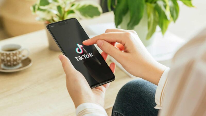 Veja como união europeia acusa tiktok de viciar usuários e pede mudanças radicais