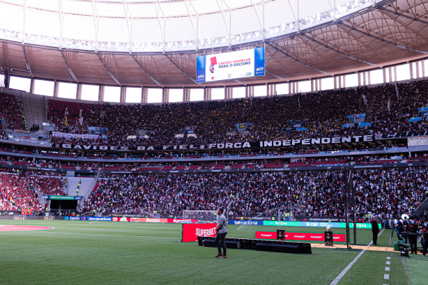 Corinthians conquista bicampeonato da Supercopa do Brasil e quebra recorde de público no Mané Garrincha