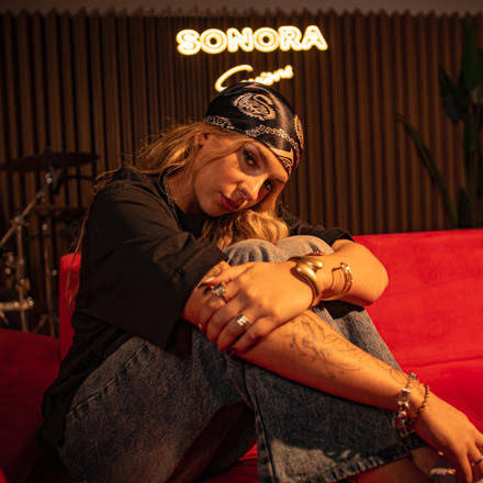 Ucha e Niina lançam single “Pra Quem Ligar” pelo projeto Sonora Sessions