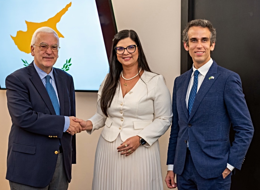 FIEC recebe embaixador do Chipre e discute ampliação de cooperação com o Ceará