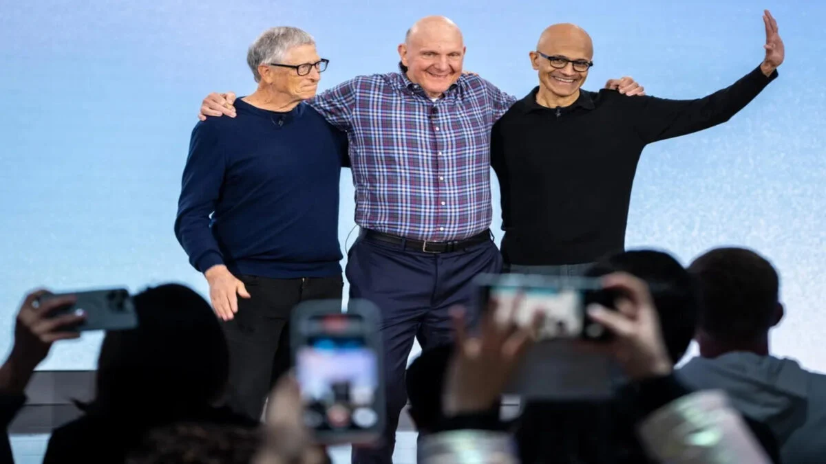 Ação da Microsoft cai 36% desde outubro de 2025 e revela desafios na estratégia de IA
