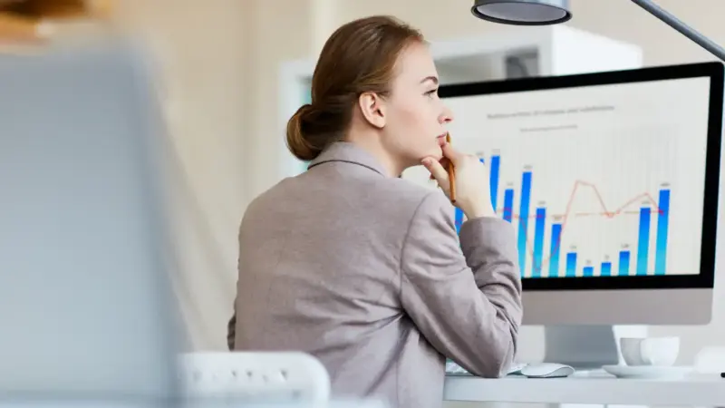 Empresas devem assumir que tarifas chegaram para ficar e ajustar cadeias de suprimentos, diz HBR