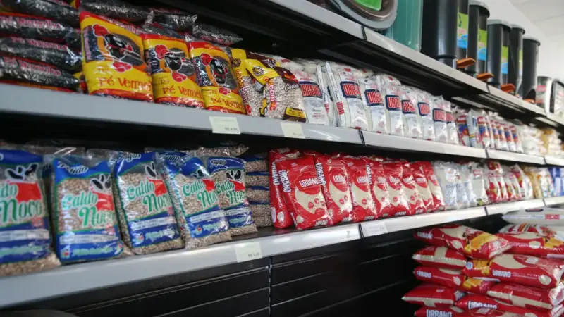 Cesta básica sobe em 14 capitais enquanto cai em 13 em fevereiro