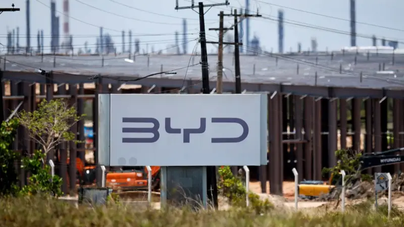 BYD anuncia investimento de R$ 300 milhões e cria centro de testes automotivos no Rio de Janeiro com presença de Lula