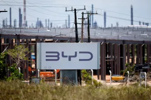 BYD anuncia lançamento na Europa de carro elétrico premium que recarrega em minutos