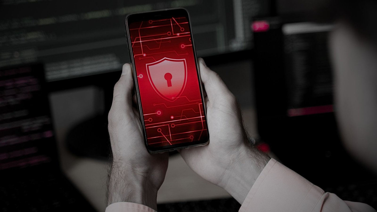 Script à venda na dark web por R$ 160 promete travar WhatsApp e lotar vítimas de chamadas