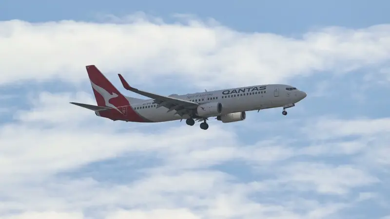 Qantas aceitará pagar A$ 105 milhões (R$ 388 milhões) por cancelamentos durante a pandemia após acordo judicial