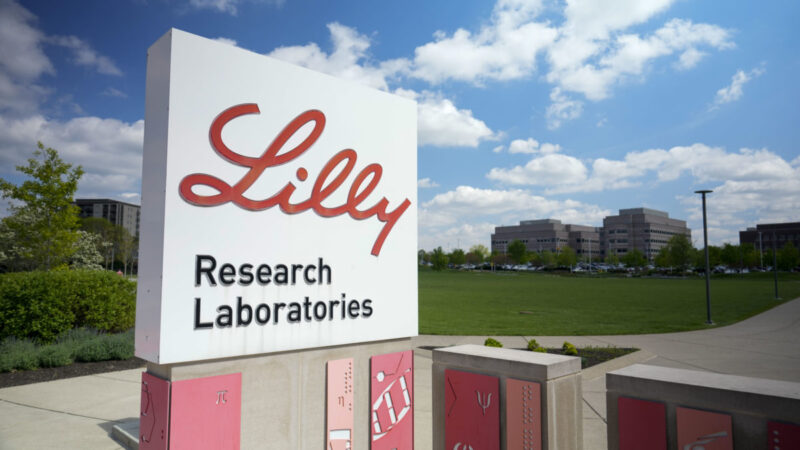 Eli Lilly fecha acordo de até US$ 2,75 bilhões com Insilico para desenvolver medicamentos por IA