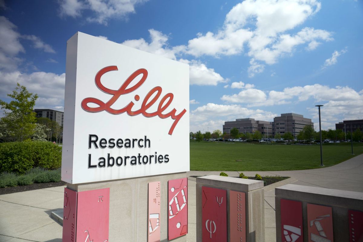Eli Lilly fecha acordo de até US$ 2,75 bilhões com Insilico para desenvolver medicamentos por IA