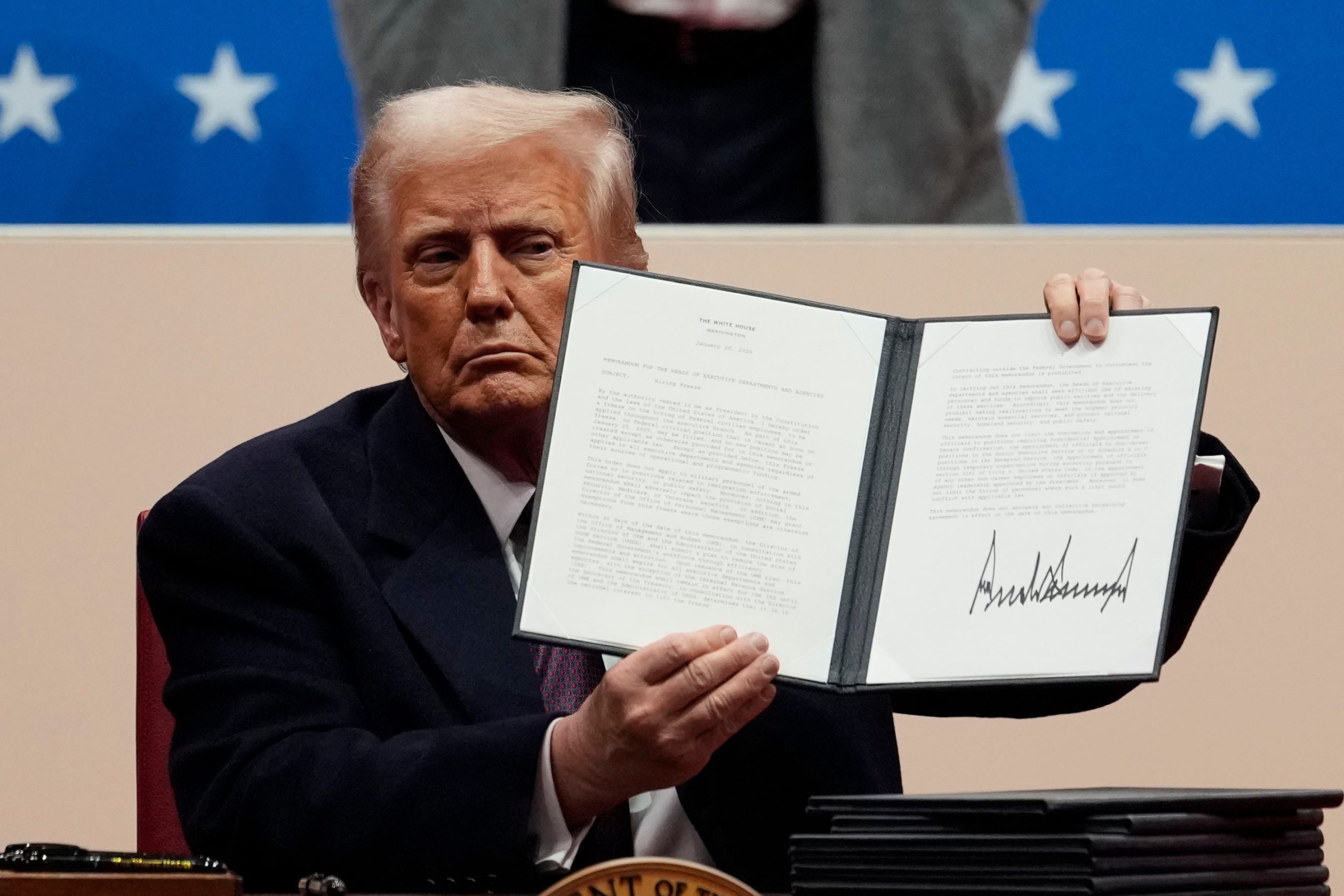 Trump terá assinatura em cédulas do dólar, rompendo tradição de 165 anos