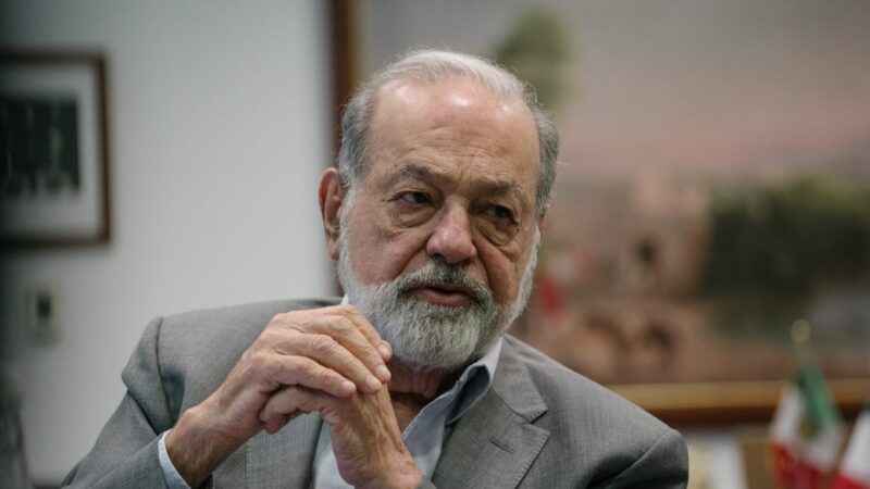 America Movil, dona da Claro, busca comprar ativos de telecom do Grupo Salinas na Colômbia