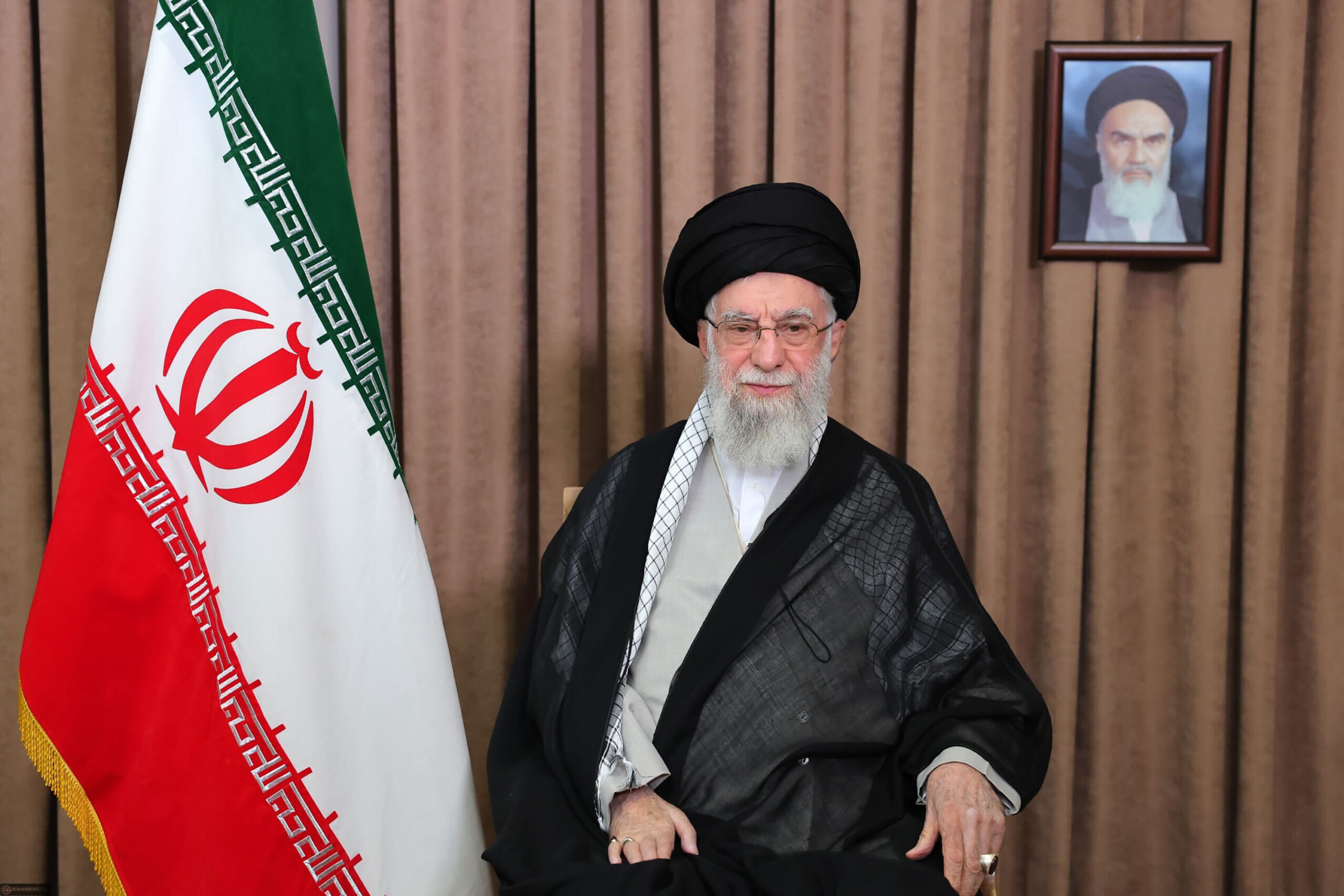 EUA e Israel realizam ataque aéreo em Teerã e matam o líder supremo do Irã, Ali Khamenei