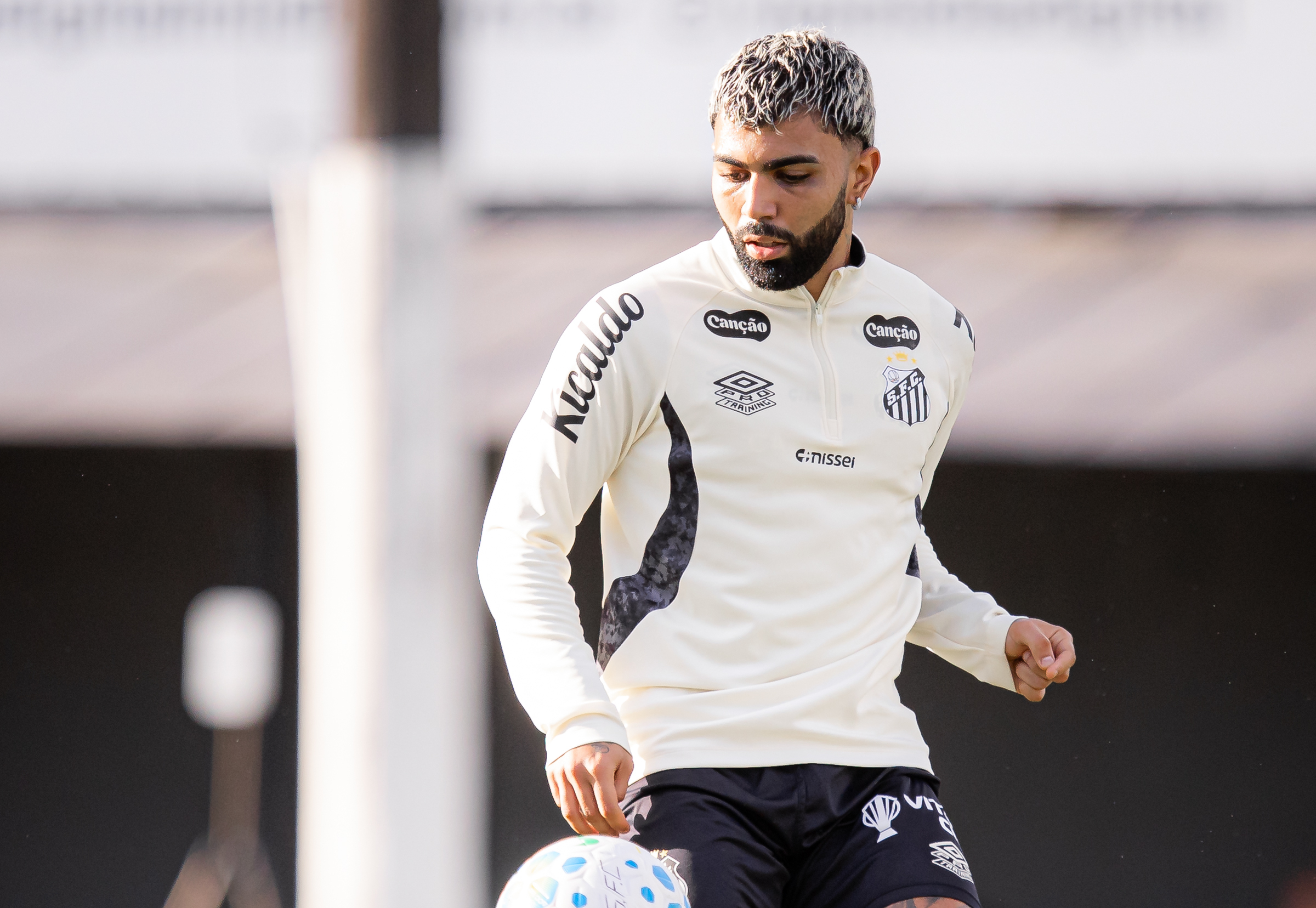 Santos é o oitavo clube brasileiro que mais gastou na janela de 2026
