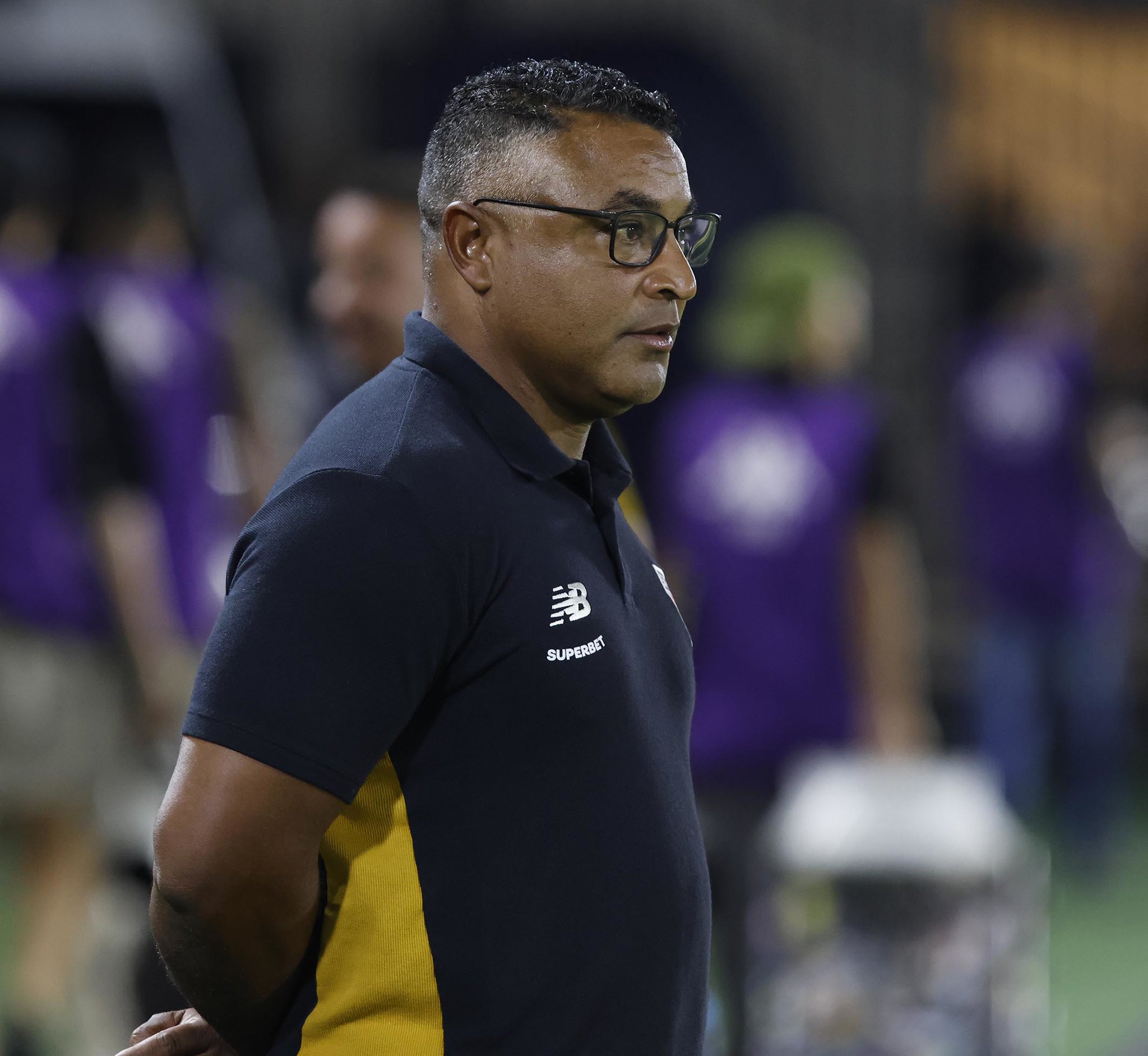 Roger Machado elogia elenco do São Paulo após vitória de virada sobre o Red Bull Bragantino