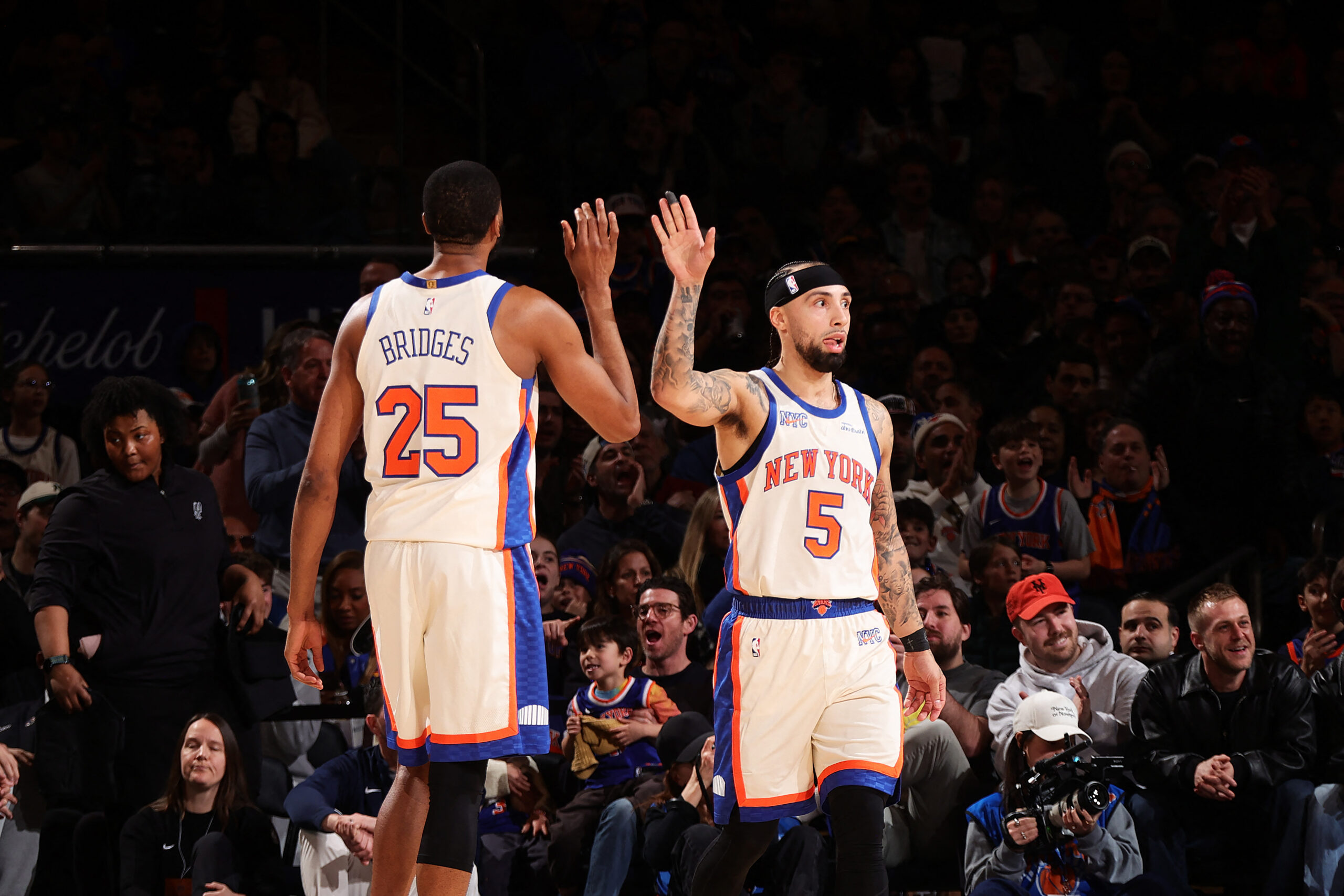 Knicks atropelam Spurs e encerram sequência invicta de 11 jogos no Madison Square Garden