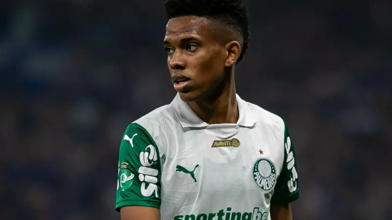 Chelsea não pretende vender Estevão e planeja renovação para jovem ex-Palmeiras
