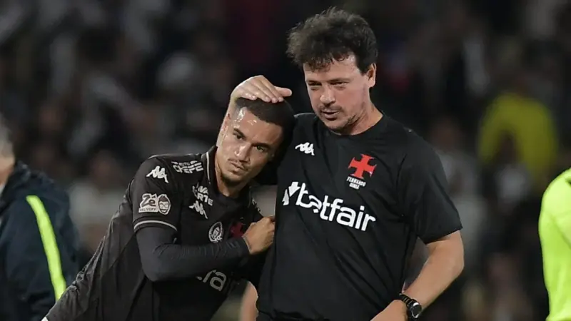 Philippe Coutinho rejeita oferta concreta da MLS após saída do Vasco e avalia encerrar carreira