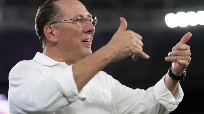 Venê Casagrande aponta crise nos bastidores como causa para queda de rendimento do Botafogo
