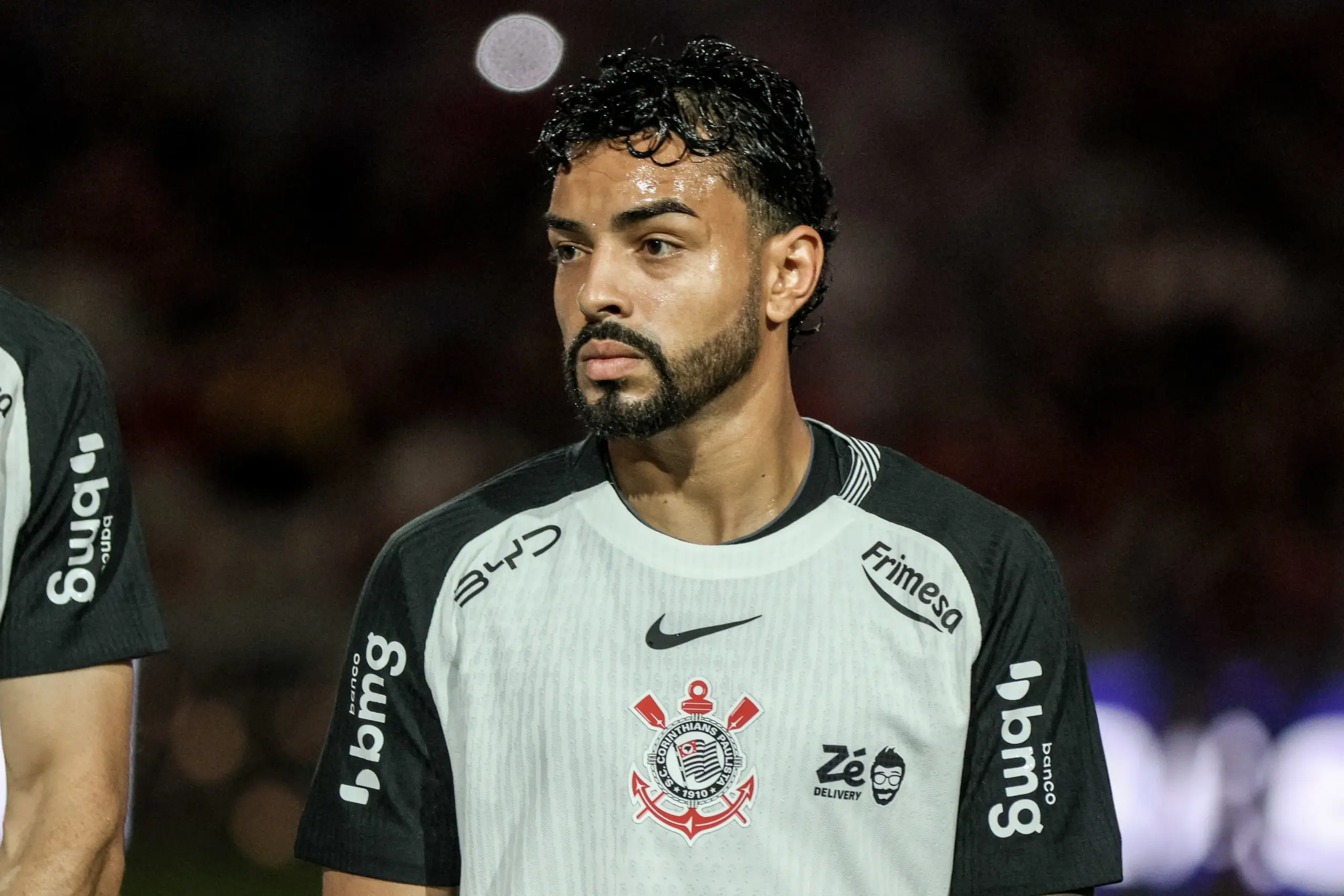 Torcida do Flamengo aponta Cuiabano como opção diante de indefinição sobre Alex Sandro e sondagem por Matheus Bidu